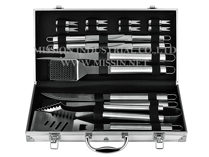 18 pieces Stainless steel BBQ Tool Set with Aluminum Case